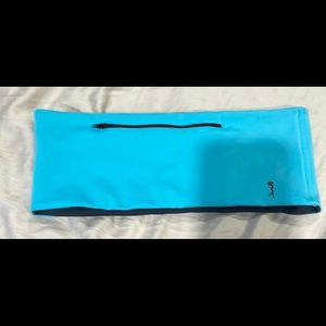 Hipster belt to carry around all your stuff. Aqua blue and gray reversible.